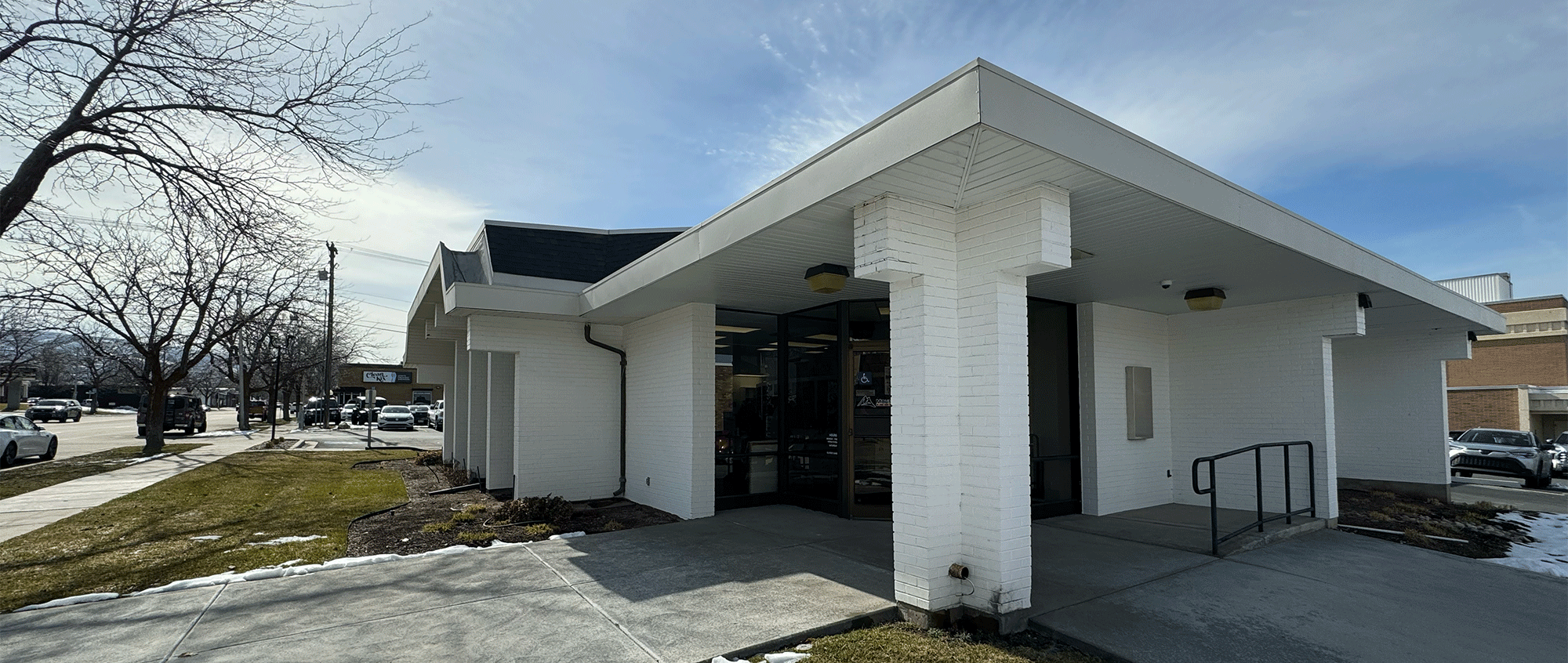 Mountain View Pharmacy building exterior